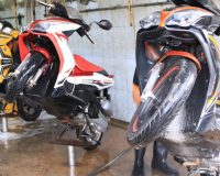 Rửa xe chuyên nghiệp